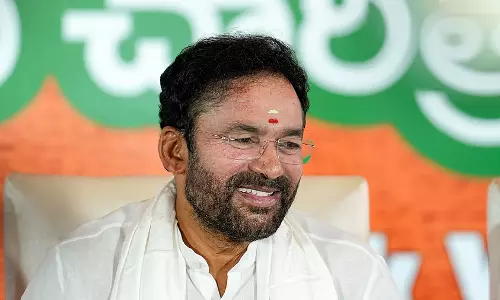 Union Minister किशन रेड्डी ने पेट्रोलियम उत्पादों की निर्बाध आपूर्ति का आश्वासन दिया Union Minister किशन रेड्डी ने पेट्रोलियम उत्पादों की निर्बाध आपूर्ति का आश्वासन दिया