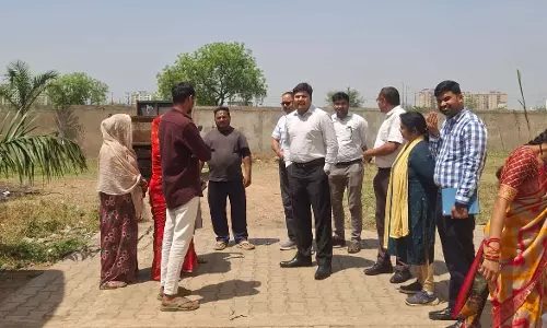 लाभांडी में गंदे पानी की हो रही थी सप्लाई, निगम आयुक्त पहुंचे