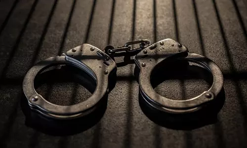 Karnataka : उडुपी जिले में पुलिस कर्मियों पर हमला करने की कोशिश के आरोप में पांच को गिरफ्तार किया Karnataka : उडुपी जिले में पुलिस कर्मियों पर हमला करने की कोशिश के आरोप में पांच को गिरफ्तार किया