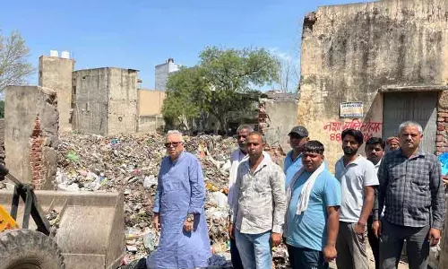 Rewari में कूड़े के ढेर, कांग्रेस नेता ने नगर निगम पर कार्रवाई न करने का आरोप लगाया Rewari में कूड़े के ढेर, कांग्रेस नेता ने नगर निगम पर कार्रवाई न करने का आरोप लगाया
