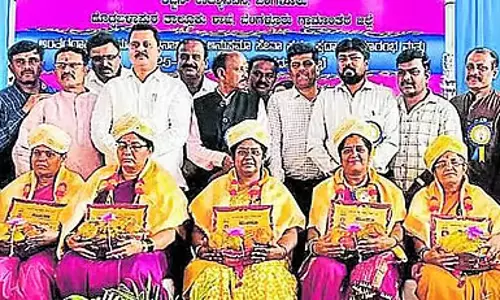 Karnataka : 73 कर्मचारियों को अनुपमा सेवा पुरस्कार Karnataka : 73 कर्मचारियों को अनुपमा सेवा पुरस्कार