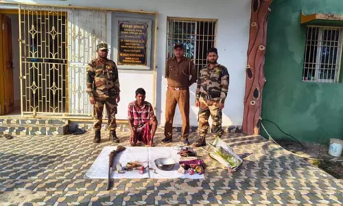 Simlipal में शिकारी को हाथ से बनी बंदूक और विस्फोटकों के साथ गिरफ्तार किया गया