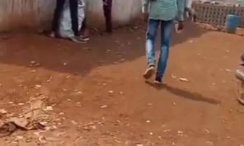 सेल्समैन ने कोचिया को 200 बोतल शराब बेचा, वीडियो वायरल, होगी कार्रवाई