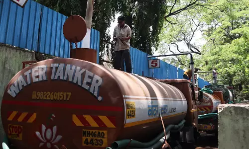 Pune : पानी की टंकियों पर करोड़ों खर्च, उंद्री-मुहम्मदवाड़ी के लोग अभी भी टैंकरों पर निर्भर Pune : पानी की टंकियों पर करोड़ों खर्च, उंद्री-मुहम्मदवाड़ी के लोग अभी भी टैंकरों पर निर्भर