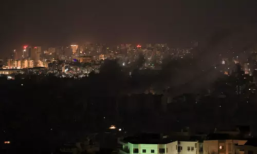 इराक: KRG ने दुहोक में कुर्दिस्तान के राष्ट्रपति बरज़ानी के आवास पर ड्रोन हमले की पुष्टि की इराक: KRG ने दुहोक में कुर्दिस्तान के राष्ट्रपति बरज़ानी के आवास पर ड्रोन हमले की पुष्टि की