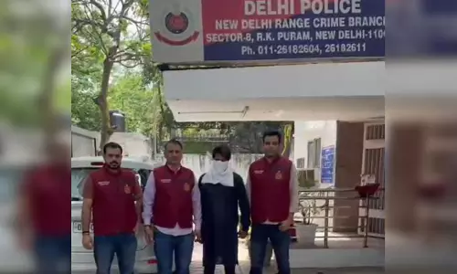 बिक रहा जहर! नकली प्रोटीन सप्लीमेंट गिरोह से जुड़ा आरोपी गिरफ्तार, अवैध फैक्ट्री सील