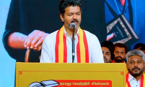 तमिलनाडु चुनाव: TVK प्रमुख विजय ने नशामुक्त राज्य और छात्रों के लिए मासिक सहायता का वादा किया