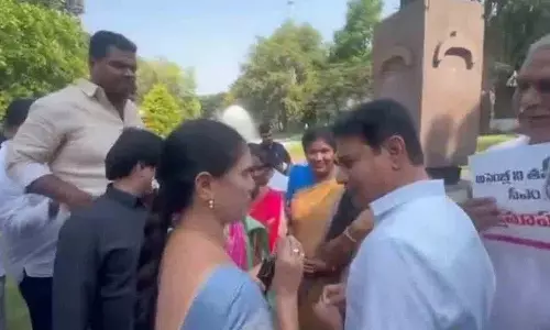‘Chalo Hyderabad’ के दौरान हड़ताली आशा कार्यकर्ताओं पर पुलिस की कार्रवाई