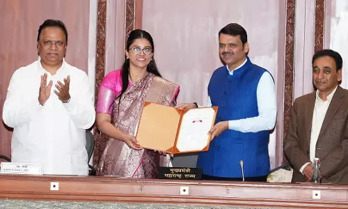 जलगांव ZP CEO मीनल करनवाल को ‘सेवाकर्मा प्लस’ स्पेशल अवार्ड से सम्मानित किया गया जलगांव ZP CEO मीनल करनवाल को ‘सेवाकर्मा प्लस’ स्पेशल अवार्ड से सम्मानित किया गया