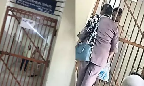 2 जेल प्रहरी सस्पेंड, बंदी के लिए जुगाड़ करते थे वीआईपी सुविधा