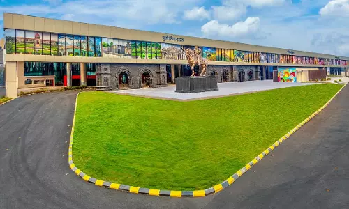 Pune : कस्टम ने एयरपोर्ट कार्गो टर्मिनल पर 26.8 करोड़ कीमत का हाइड्रोपोनिक मारिजुआना जब्त किया Pune : कस्टम ने एयरपोर्ट कार्गो टर्मिनल पर 26.8 करोड़ कीमत का हाइड्रोपोनिक मारिजुआना जब्त किया