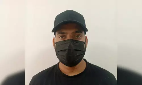 ट्रैफिक पुलिस ने कमर्शियल वाहनों के जाली नो-एंट्री परमिशन रैकेट का भंडाफोड़ किया, एक गिरफ्तार ट्रैफिक पुलिस ने कमर्शियल वाहनों के जाली नो-एंट्री परमिशन रैकेट का भंडाफोड़ किया, एक गिरफ्तार