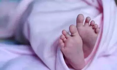 Miyapur में लोहे के गेट पर गिरने से दो साल के बच्चे की मौत Miyapur में लोहे के गेट पर गिरने से दो साल के बच्चे की मौत