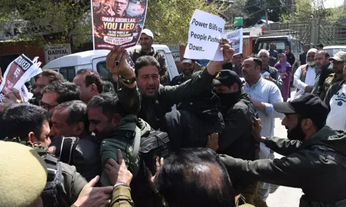 PDP ने उमर सरकार की नीतियों की आलोचना की PDP ने उमर सरकार की नीतियों की आलोचना की
