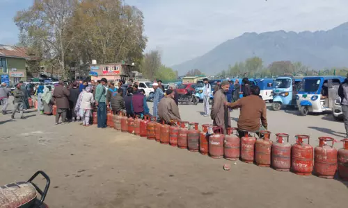 गंदेरबल में LPG का अस्थायी वितरण शुरू