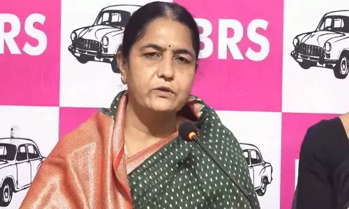 Sunitha Laxma Reddy ने विधानसभा से निलंबन के लिए कांग्रेस सरकार की आलोचना की Sunitha Laxma Reddy ने विधानसभा से निलंबन के लिए कांग्रेस सरकार की आलोचना की