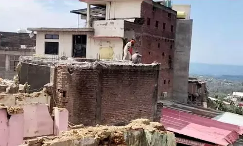 Una में माता चिंतपूर्णी मंदिर की ज़मीन पर बनी इमारतें गिराई गईं
