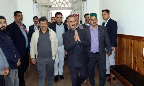 Himachal: पुरुष ओवेरियन सर्जरी के दावे पर हिमकेयर विवाद गहराया Himachal: पुरुष ओवेरियन सर्जरी के दावे पर हिमकेयर विवाद गहराया