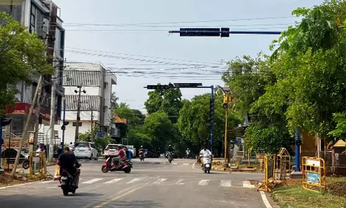 Mysuru में ट्रैफिक सिग्नल विवाद Mysuru में ट्रैफिक सिग्नल विवाद