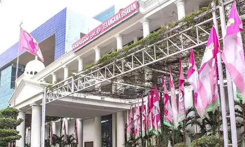 KTR की मौजूदगी में आदिलाबाद के नेता बीआरएस में शामिल हुए