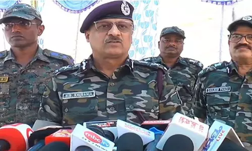 ओडिशा में 77 माओवादियों ने सरेंडर किया, DGP ने बाकी कैडरों से हथियार डालने की अपील की ओडिशा में 77 माओवादियों ने सरेंडर किया, DGP ने बाकी कैडरों से हथियार डालने की अपील की