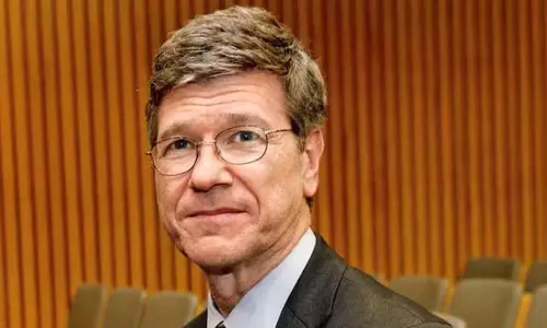 Jeffrey Sachs ने UAE को ईरान युद्ध में शामिल होने के खिलाफ चेतावनी दी