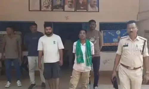 पुलिस ने जुआ फड़ पर छापा, 5 जुआरी गिरफ्तार, 2.75 लाख का सामान जब्त
