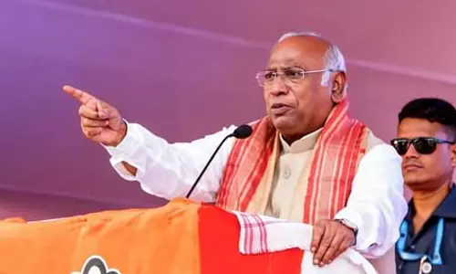 असम में कांग्रेस अध्यक्ष मल्लिकार्जुन खड़गे की रैली, गिनाई पांच गारंटी