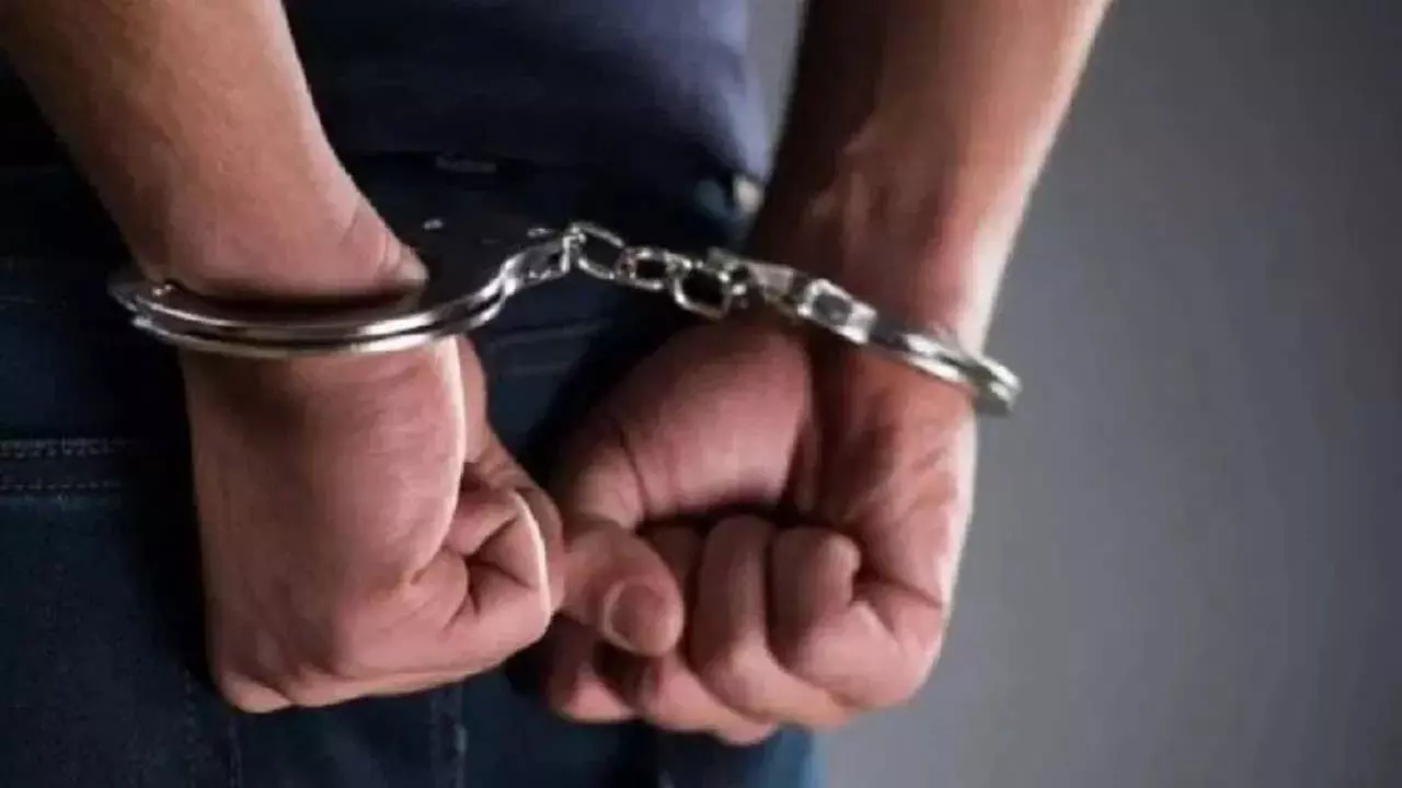 बैंक में ब्लास्ट करने की धमकी, संदिग्ध हिरासत में बैंक में ब्लास्ट करने की धमकी, संदिग्ध हिरासत में