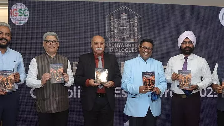 Indore : विशेषज्ञों ने मध्य भारत की वैश्विक भूमिका के लिए एक नया रणनीतिक रोडमैप तैयार किया Indore : विशेषज्ञों ने मध्य भारत की वैश्विक भूमिका के लिए एक नया रणनीतिक रोडमैप तैयार किया