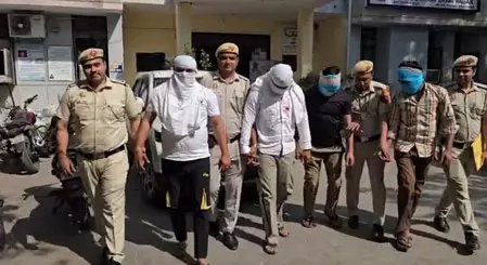 पुलिस ने फर्जी वसूली एजेंट गिरोह का किया भंडाफोड़, 4 आरोपी गिरफ्तार पुलिस ने फर्जी वसूली एजेंट गिरोह का किया भंडाफोड़, 4 आरोपी गिरफ्तार