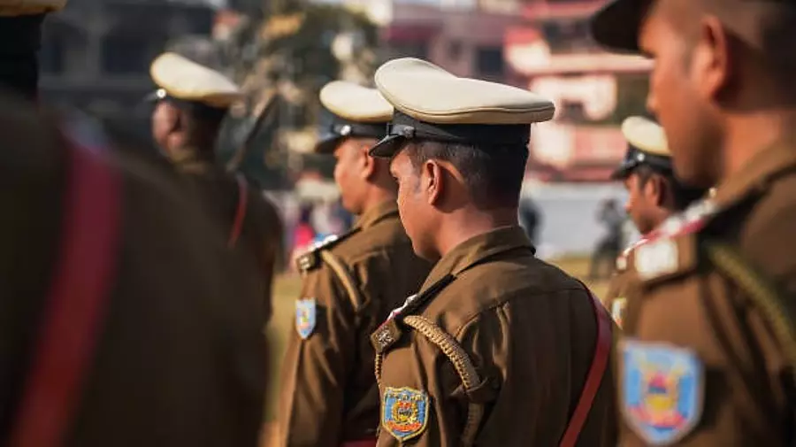 West Bengal पुलिस खाकी की जगह खादी पहन रही है West Bengal पुलिस खाकी की जगह खादी पहन रही है