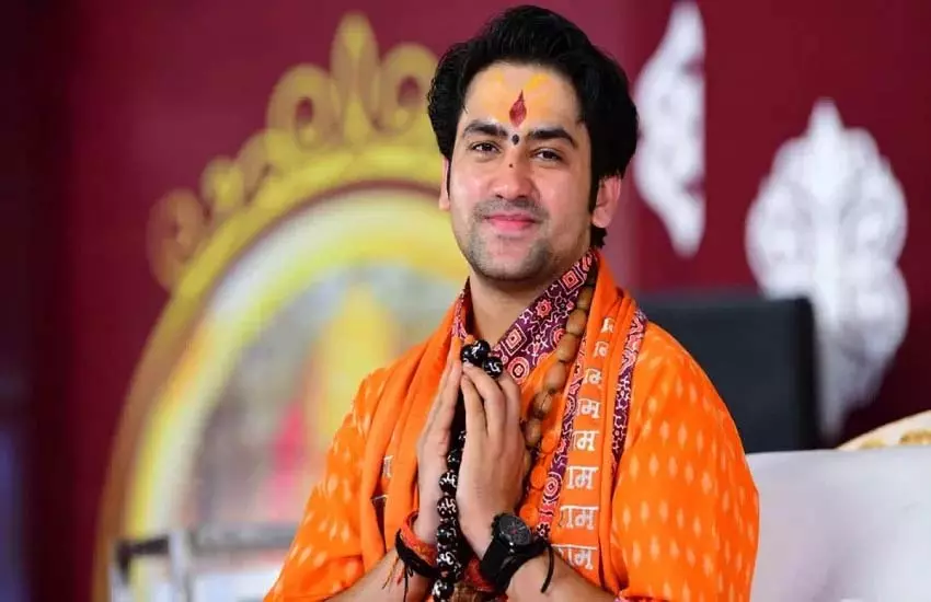 बागेश्वर बाबा ने धर्मान्तरण के दलालों को दी चेतावनी बागेश्वर बाबा ने धर्मान्तरण के दलालों को दी चेतावनी