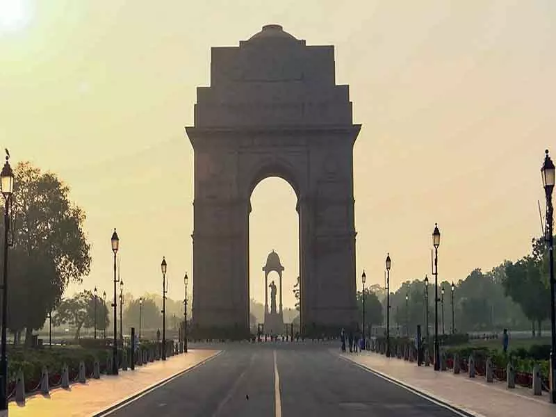 पश्चिम एशिया संकट के बीच 2026 की शुरुआत मजबूत, फिर भी भारत की अर्थव्यवस्था में नरमी के संकेत पश्चिम एशिया संकट के बीच 2026 की शुरुआत मजबूत, फिर भी भारत की अर्थव्यवस्था में नरमी के संकेत