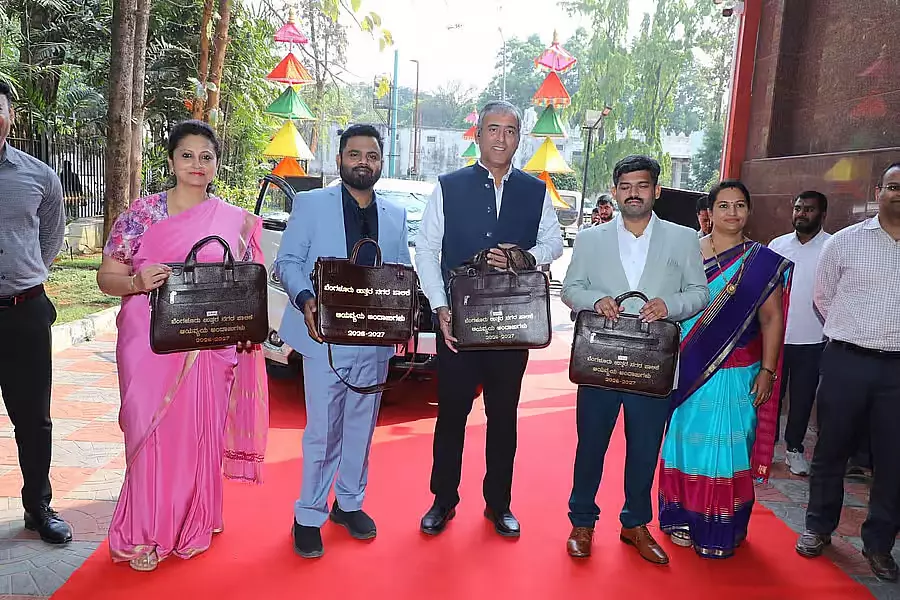 North, साउथ, वेस्ट सिटी कॉर्पोरेशन बजट: दर्जनों उम्मीदें, सैकड़ों प्लान North, साउथ, वेस्ट सिटी कॉर्पोरेशन बजट: दर्जनों उम्मीदें, सैकड़ों प्लान