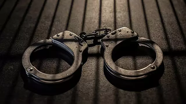 Udupi : पुलिस पर हमला करने की कोशिश के आरोप में पांच गिरफ्तार Udupi : पुलिस पर हमला करने की कोशिश के आरोप में पांच गिरफ्तार