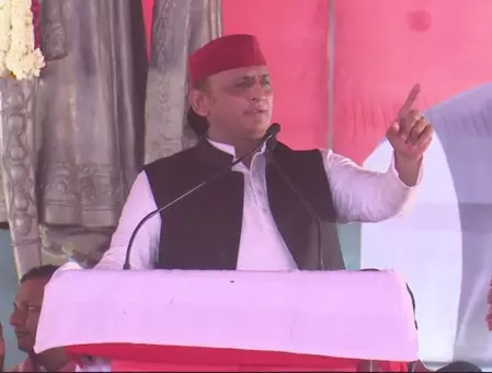 पीएम मोदी की रैली में भीड़ जुटाने को सरकारी कर्मचारियों व संसाधनों का लेना पड़ा सहारा : अखिलेश यादव पीएम मोदी की रैली में भीड़ जुटाने को सरकारी कर्मचारियों व संसाधनों का लेना पड़ा सहारा : अखिलेश यादव