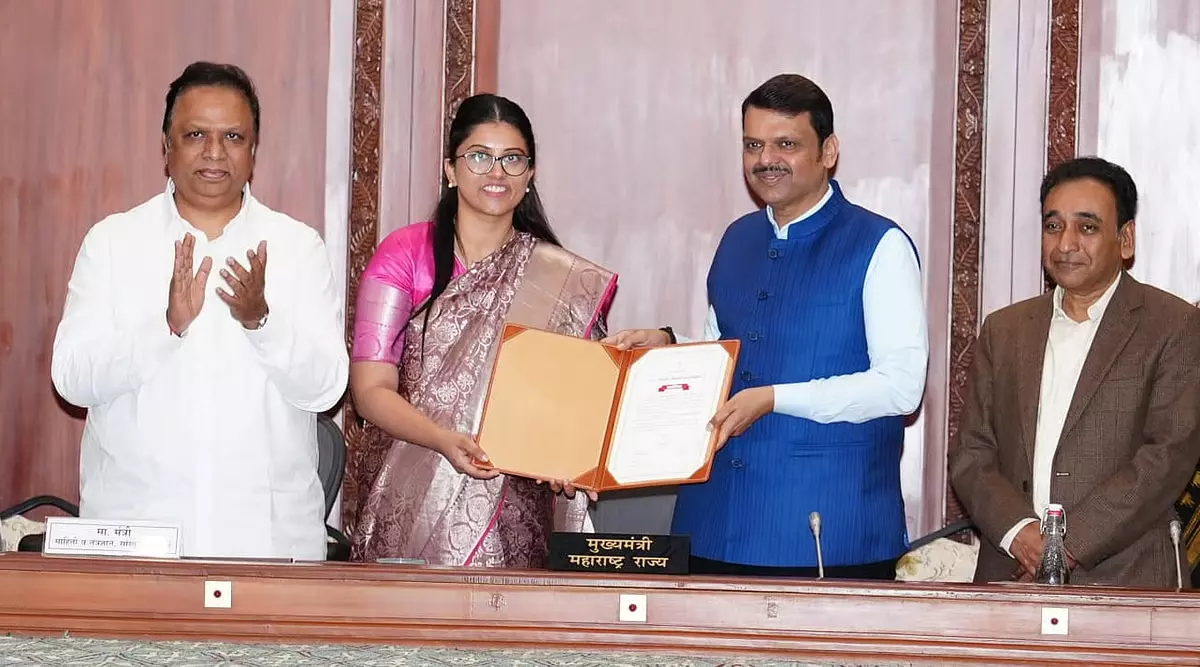 जलगांव ZP CEO मीनल करनवाल को ‘सेवाकर्मा प्लस’ स्पेशल अवार्ड से सम्मानित किया गया जलगांव ZP CEO मीनल करनवाल को ‘सेवाकर्मा प्लस’ स्पेशल अवार्ड से सम्मानित किया गया
