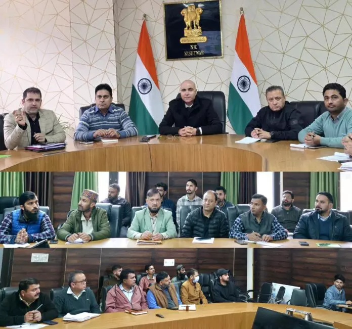 डीसी ने किश्तवाड़ में JKCIP आधारित युवा क्लबों के काम की समीक्षा की डीसी ने किश्तवाड़ में JKCIP आधारित युवा क्लबों के काम की समीक्षा की