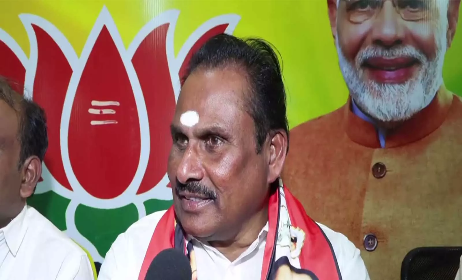 तमिलनाडु में कांग्रेस की कोई मौजूदगी नहीं: AIADMK उम्मीदवार एस.पी. षणमुगनाथन तमिलनाडु में कांग्रेस की कोई मौजूदगी नहीं: AIADMK उम्मीदवार एस.पी. षणमुगनाथन