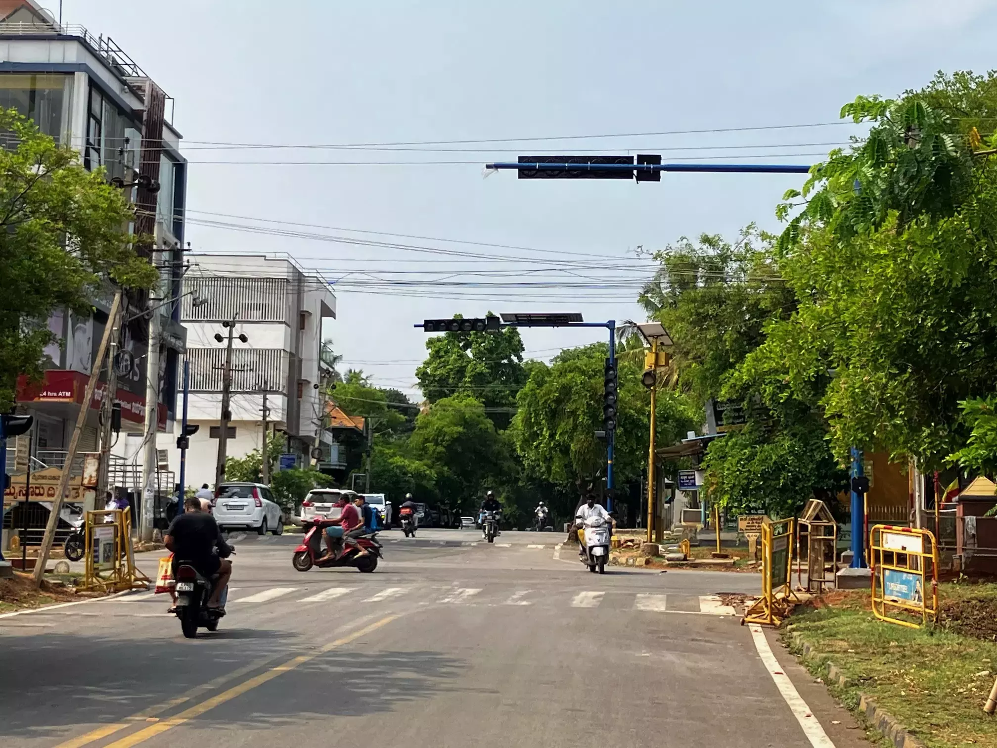 Mysuru में ट्रैफिक सिग्नल विवाद Mysuru में ट्रैफिक सिग्नल विवाद