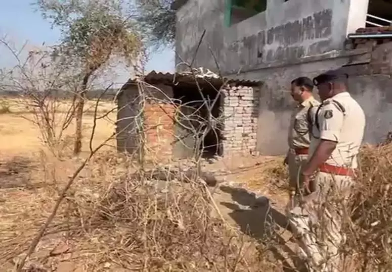1800 रुपए के विवाद में दोस्त की हत्या, गला घोंटकर ईंट से मारकर उतारा मौत के घाट 1800 रुपए के विवाद में दोस्त की हत्या, गला घोंटकर ईंट से मारकर उतारा मौत के घाट