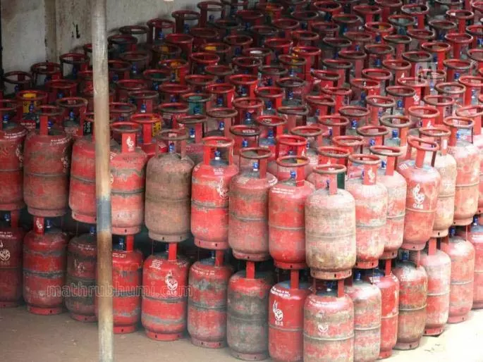 हिंजेवाड़ी में Gas agency पर गैर-कानूनी तरीके से और ज़्यादा दाम पर सिलेंडर बेचने का केस दर्ज हिंजेवाड़ी में Gas agency पर गैर-कानूनी तरीके से और ज़्यादा दाम पर सिलेंडर बेचने का केस दर्ज