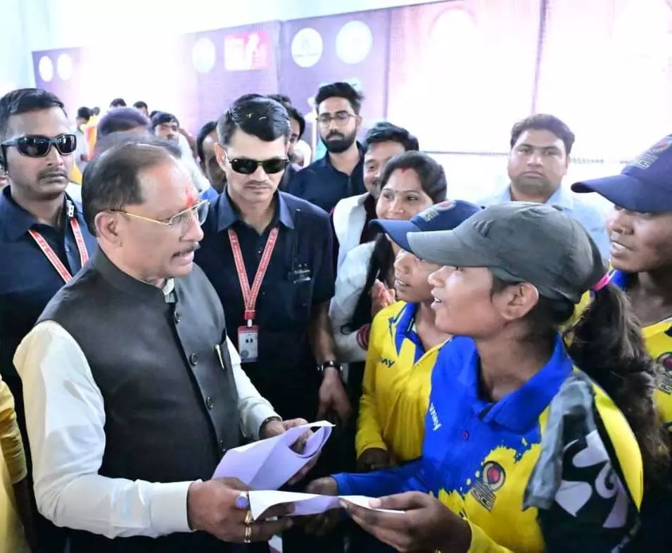 इचकेला की बेटियों ने क्रिकेट में रचा इतिहास इचकेला की बेटियों ने क्रिकेट में रचा इतिहास