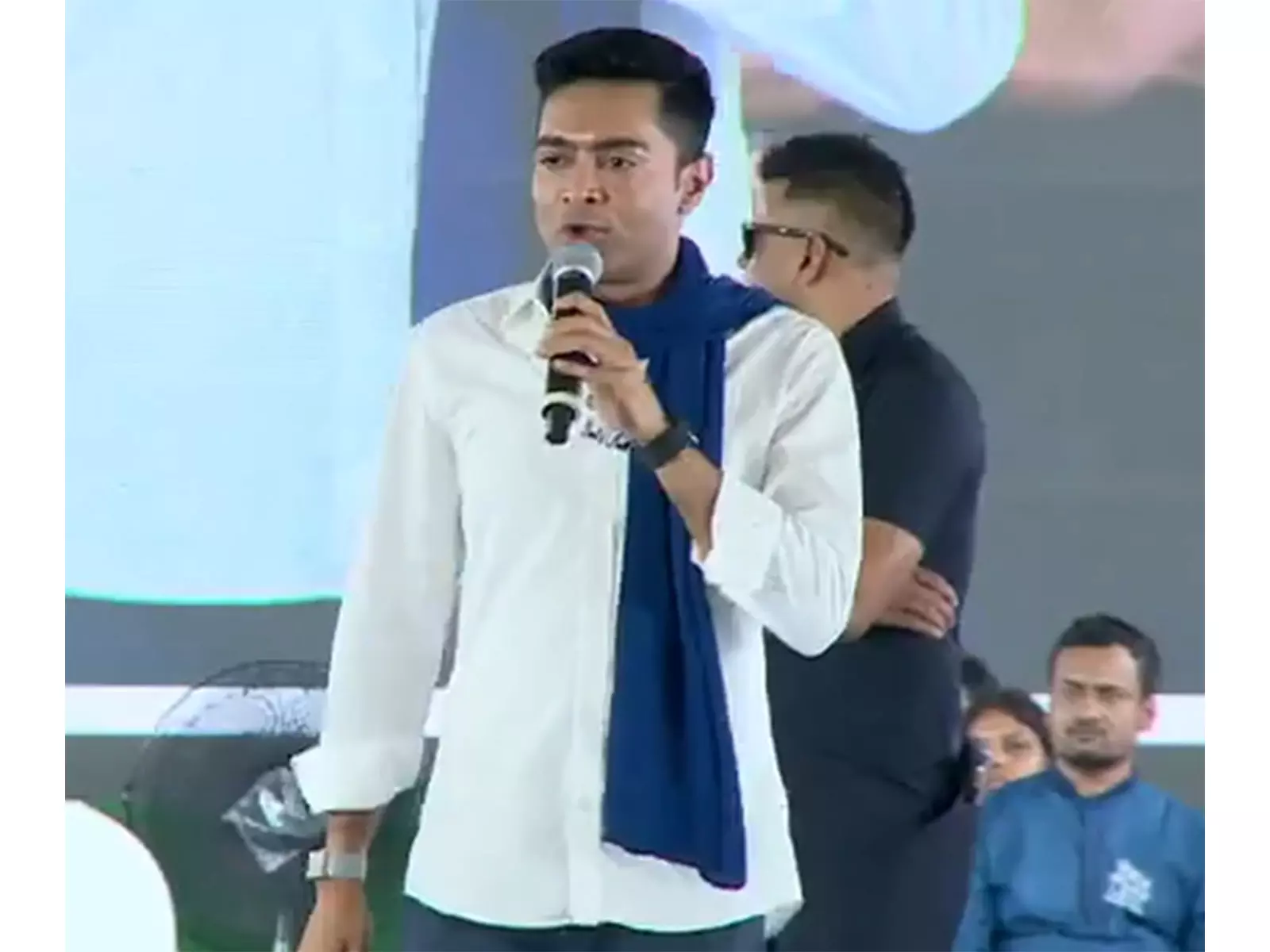 निश्चित रूप से जीतेंगे, और आपको बाहर का रास्ता दिखाएंगे: TMC के अभिषेक बनर्जी ने BJP पर साधा निशाना निश्चित रूप से जीतेंगे, और आपको बाहर का रास्ता दिखाएंगे: TMC के अभिषेक बनर्जी ने BJP पर साधा निशाना