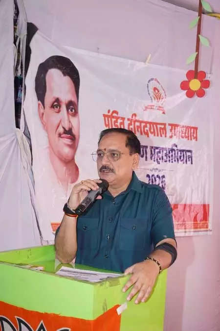 भाजपा के प्रशिक्षित कार्यकर्ता अन्य दलों के कार्यकर्ताओं से अलग हैं: वीरेंद्र सचदेवा भाजपा के प्रशिक्षित कार्यकर्ता अन्य दलों के कार्यकर्ताओं से अलग हैं: वीरेंद्र सचदेवा