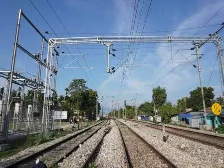 Northeast Frontier Railway ने पूरे NE में रेल इलेक्ट्रिफिकेशन को आगे बढ़ाया Northeast Frontier Railway ने पूरे NE में रेल इलेक्ट्रिफिकेशन को आगे बढ़ाया