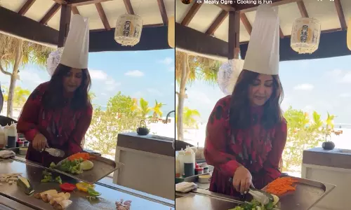 Hina Khan ने मालदीव वेकेशन के दौरान कुकिंग सीखी Hina Khan ने मालदीव वेकेशन के दौरान कुकिंग सीखी