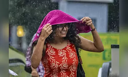 Tamil Nadu : वेस्टर्न हाइलैंड्स जिलों में 4 अप्रैल तक बारिश की संभावना Tamil Nadu : वेस्टर्न हाइलैंड्स जिलों में 4 अप्रैल तक बारिश की संभावना