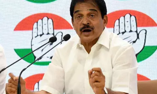 Haryana ‘कैश-फॉर-टिकट’ विवाद: केसी वेणुगोपाल ने FIR को राजनीति से प्रेरित बताया Haryana ‘कैश-फॉर-टिकट’ विवाद: केसी वेणुगोपाल ने FIR को राजनीति से प्रेरित बताया